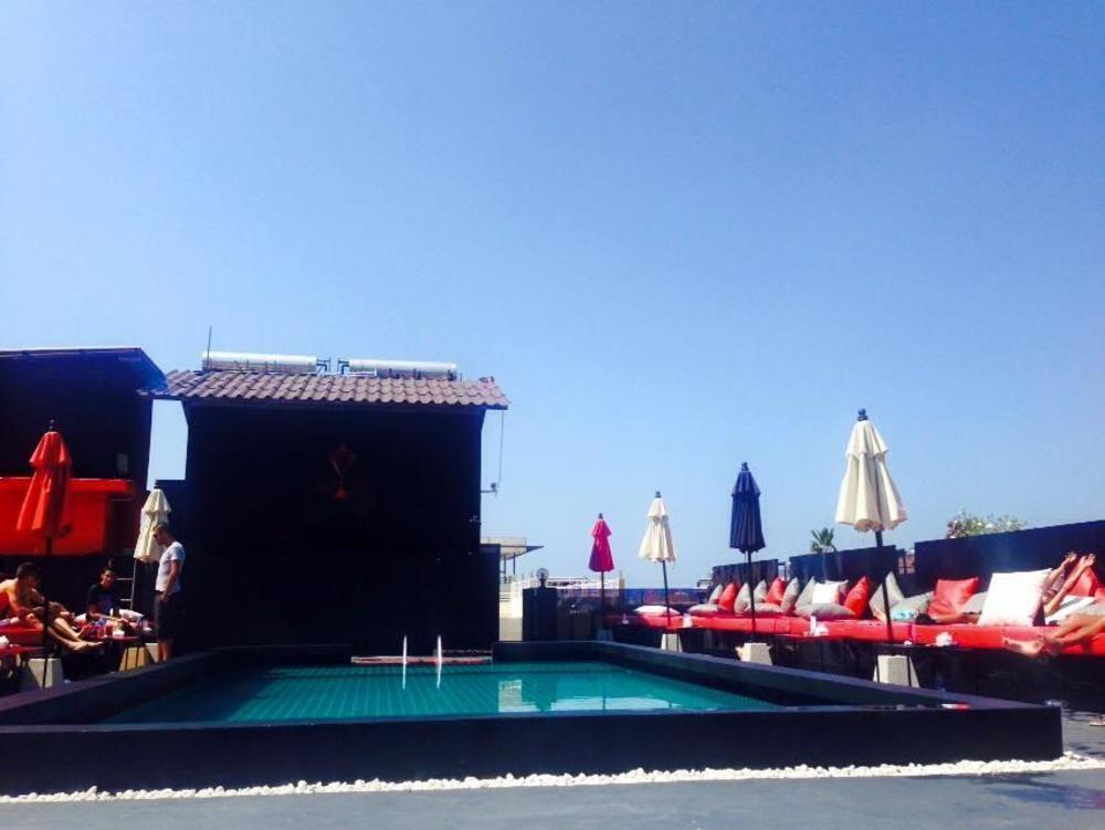 Sharaya Patong Hotel Екстериор снимка