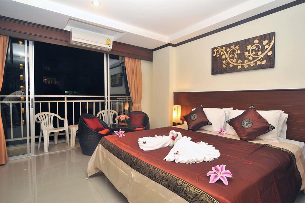 Sharaya Patong Hotel Екстериор снимка