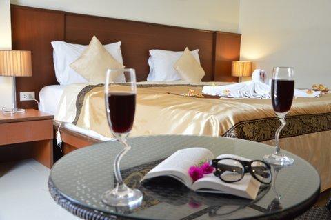 Sharaya Patong Hotel Екстериор снимка