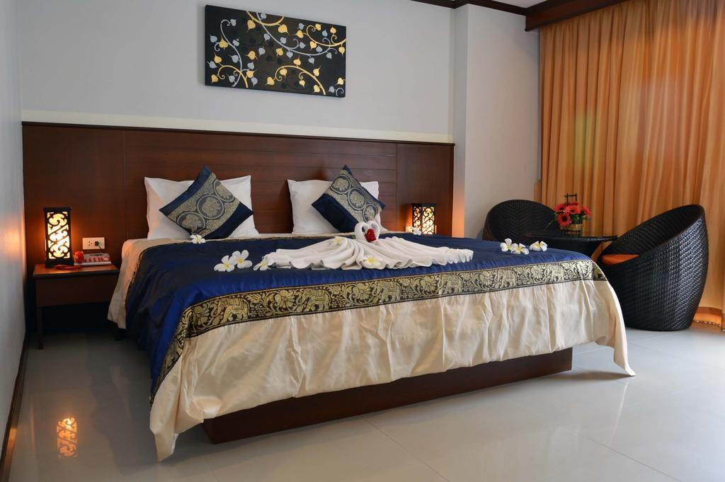 Sharaya Patong Hotel Екстериор снимка