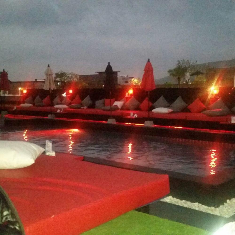 Sharaya Patong Hotel Екстериор снимка