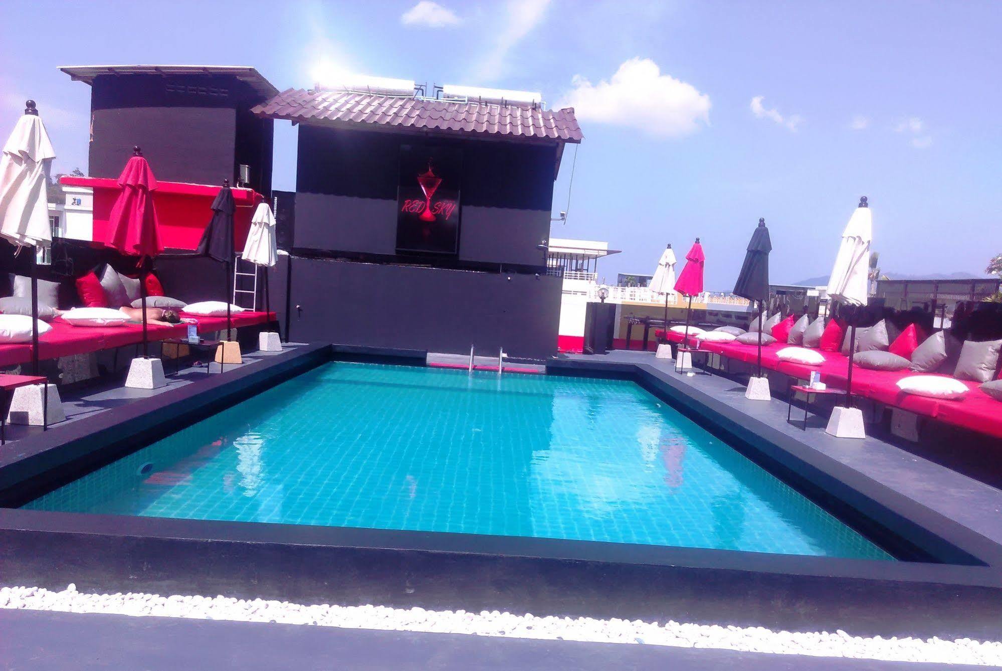 Sharaya Patong Hotel Екстериор снимка