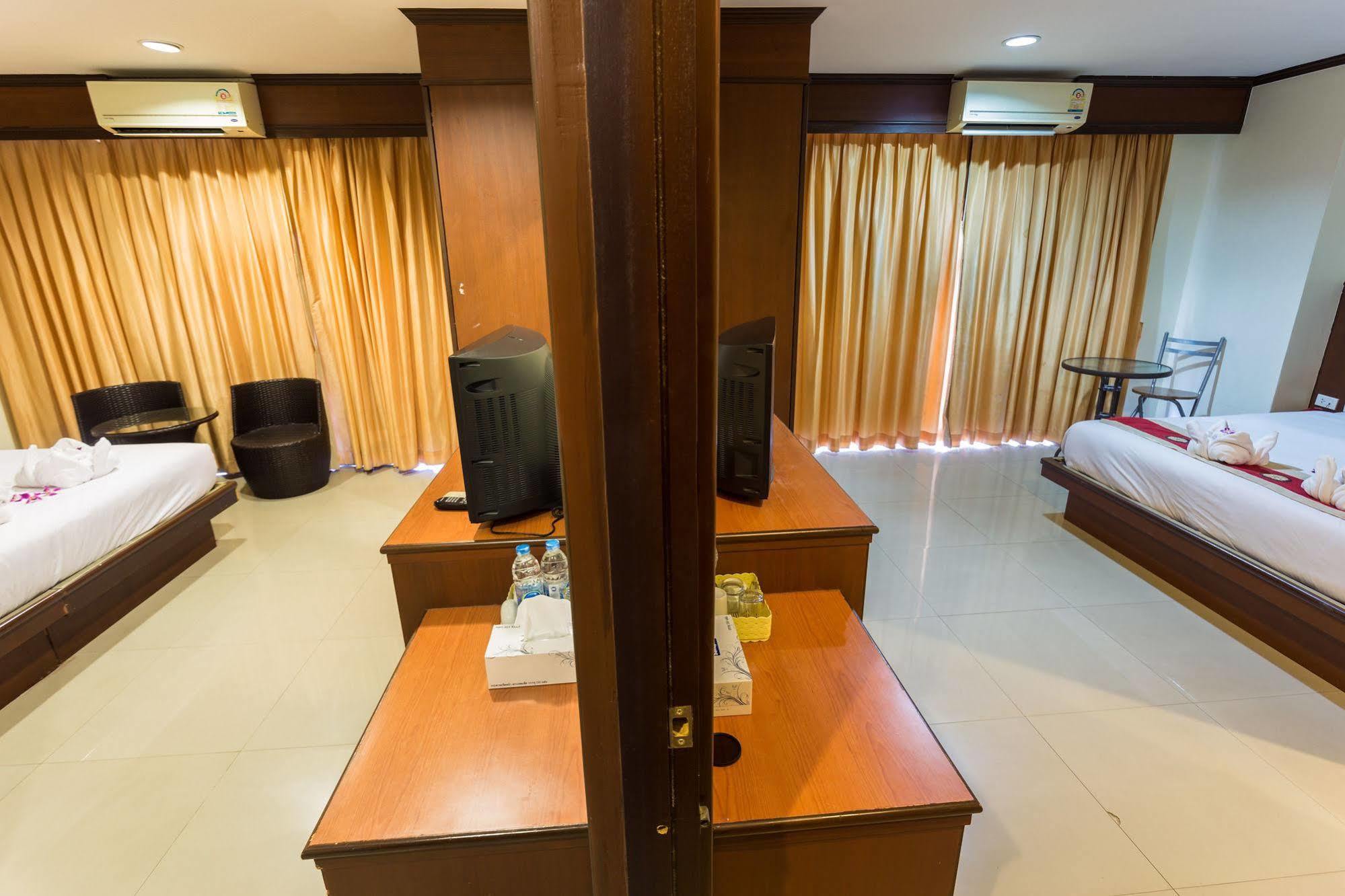 Sharaya Patong Hotel Екстериор снимка